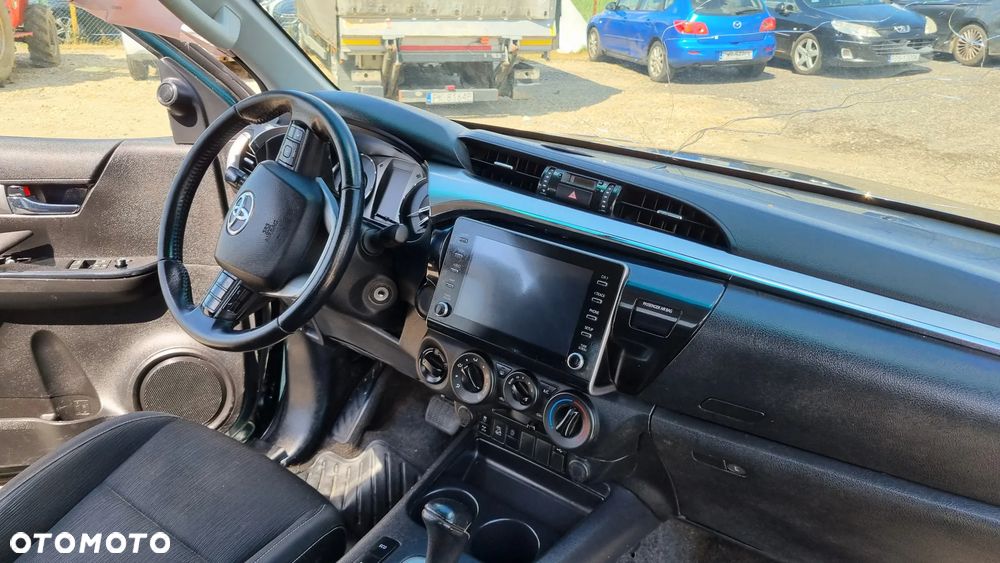 Toyota Hilux 4x4 Double Cab Autm Executive - 38