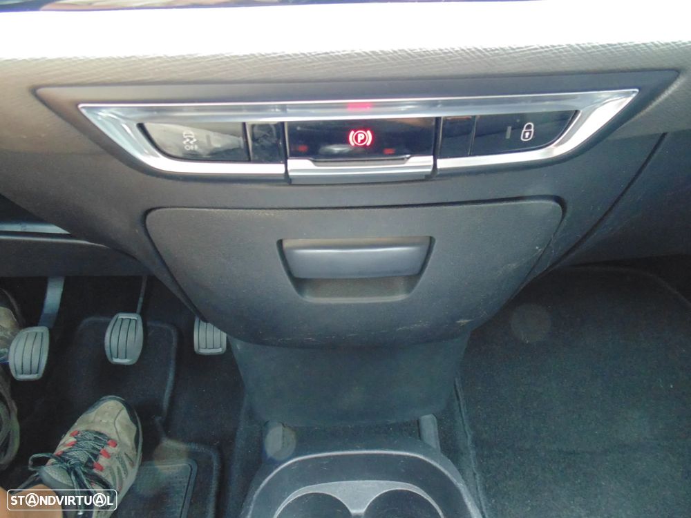 Citroën C4 Grand Picasso 1.6 e-HDi Intensive — fotografia 34