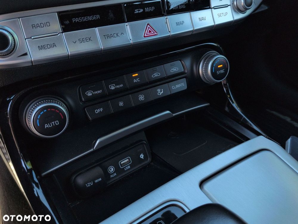 Kia Stinger - 12