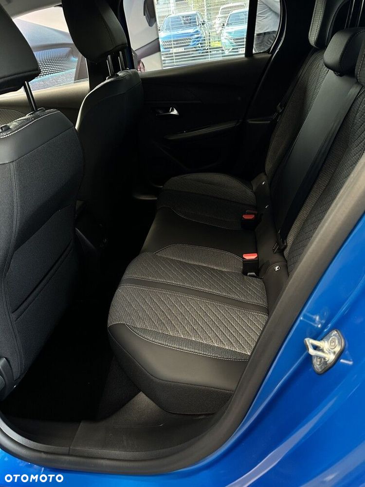 Peugeot 208 - 13
