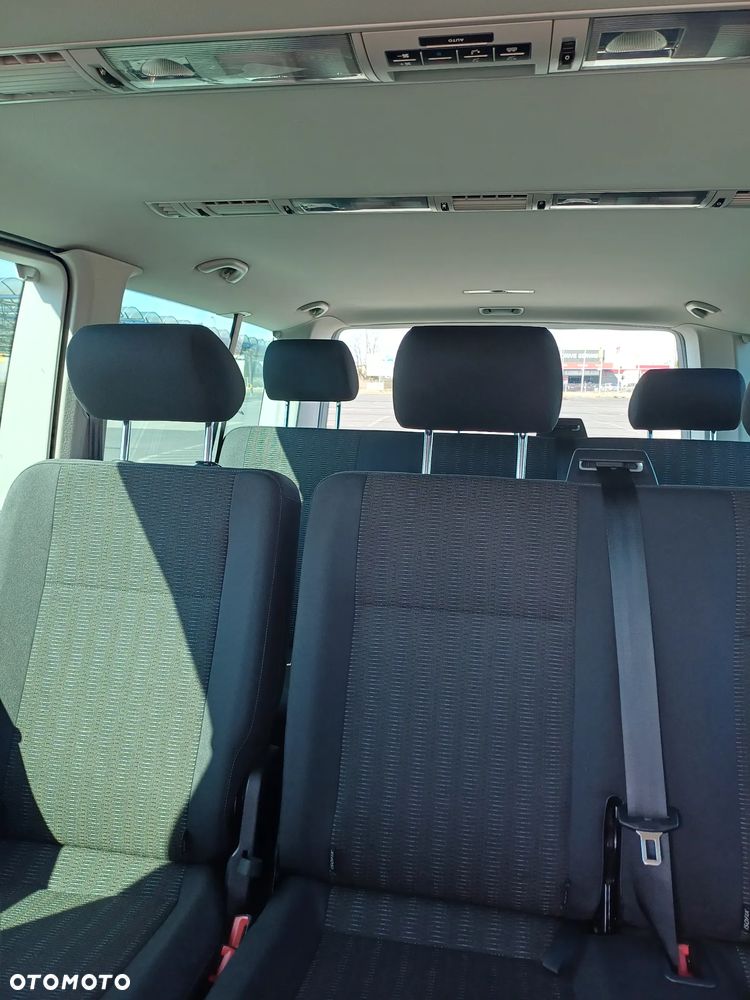 Volkswagen Caravelle 2.0 TDI L2 Comfortline DSG - 9