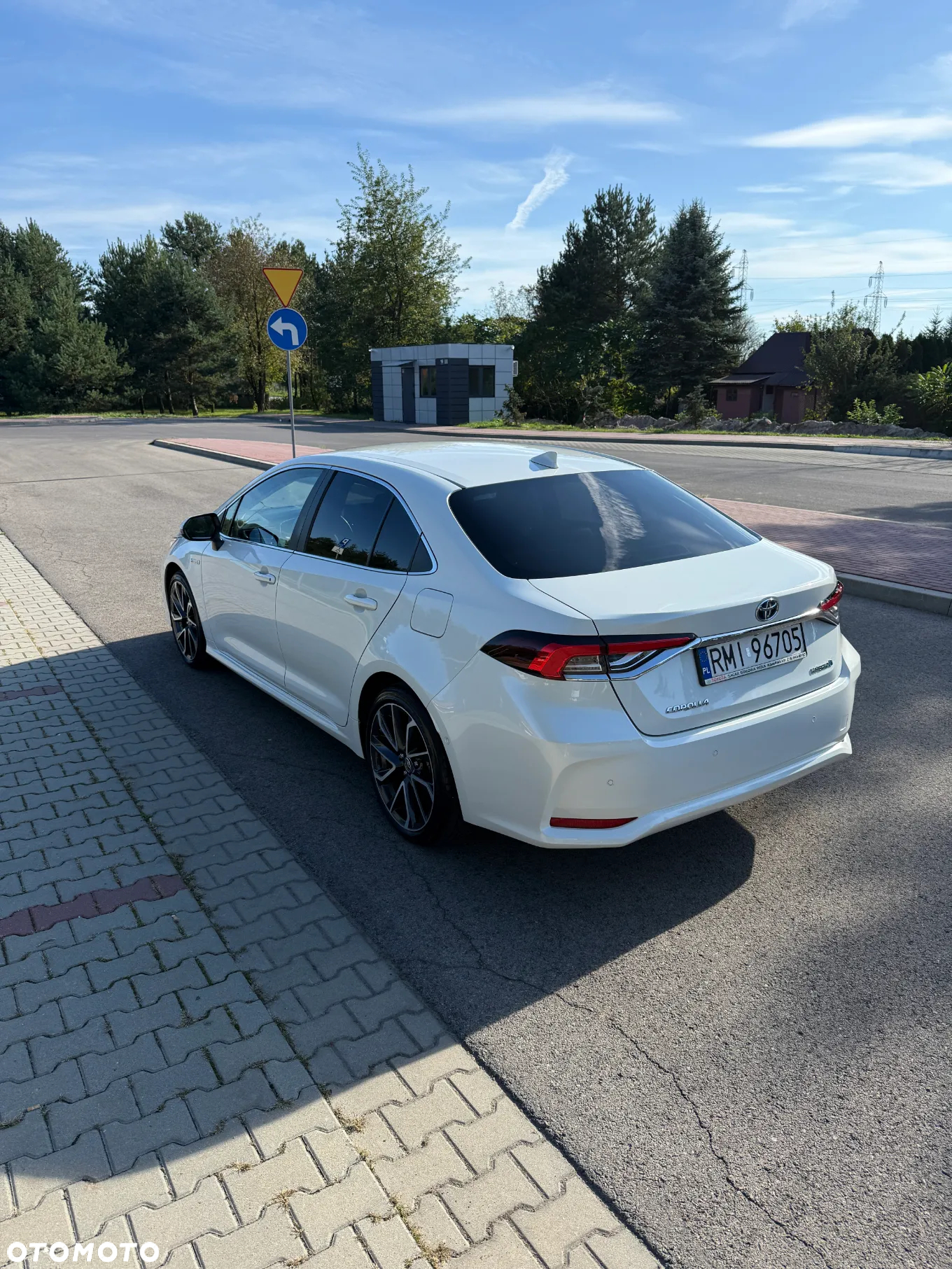 Toyota Corolla 1.8 Hybrid Executive - 12