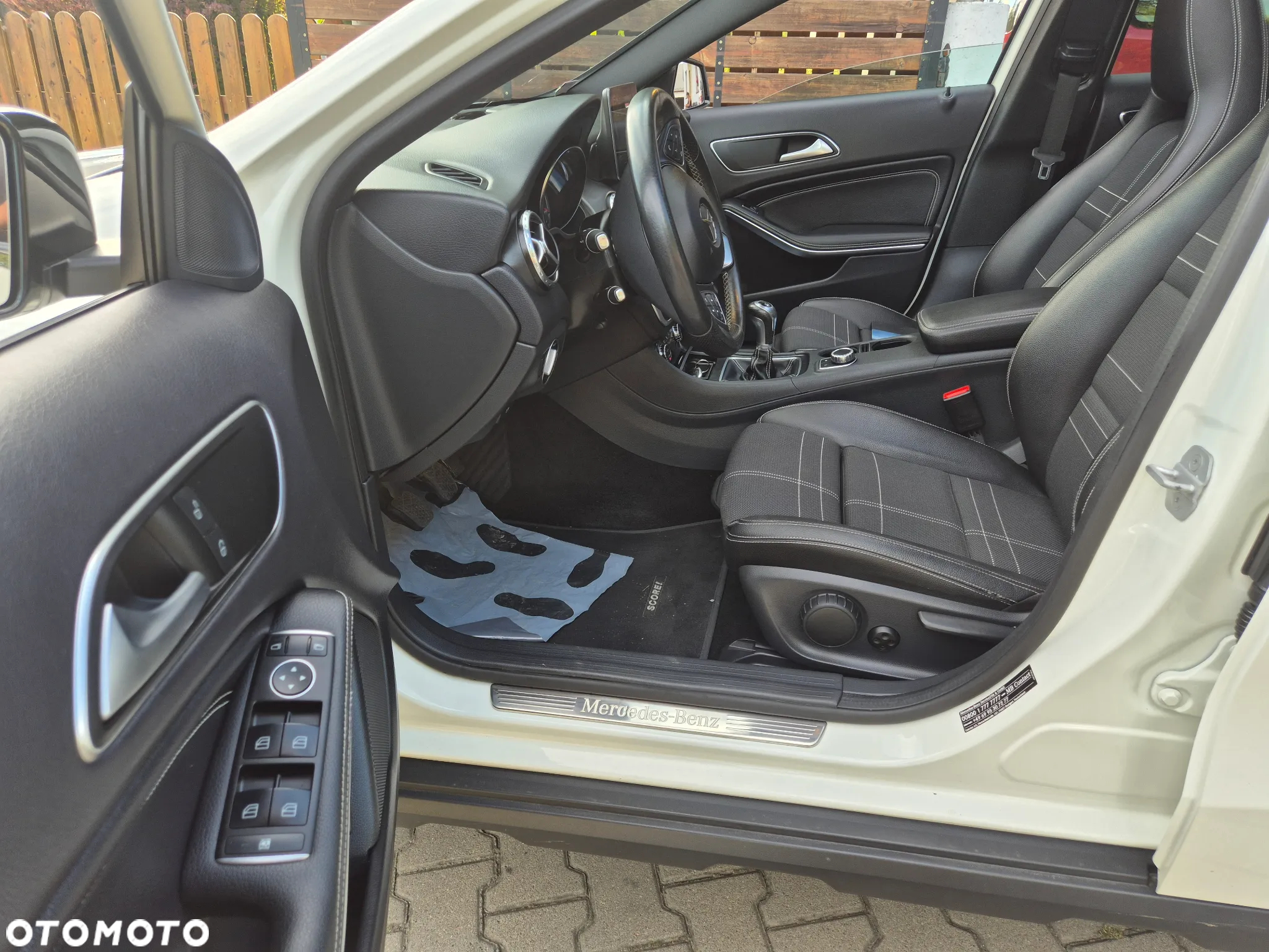 Mercedes-Benz GLA 200 UrbanStyle Edition - 16