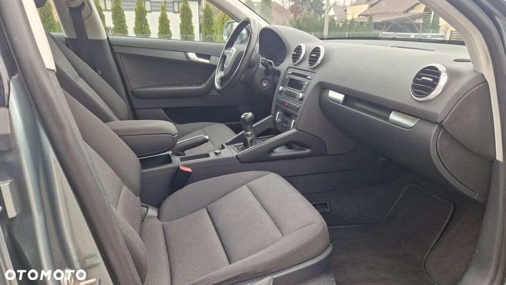 Audi A3 Sportback 1.6 TDI DPF Attraction - 14