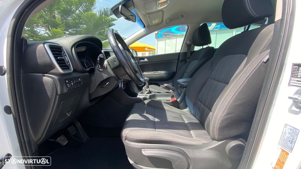 Kia Sportage 1.6 CRDI ISG Urban - 21