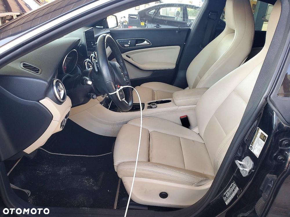 Mercedes-Benz CLA 250 7G-DCT Sport - 8