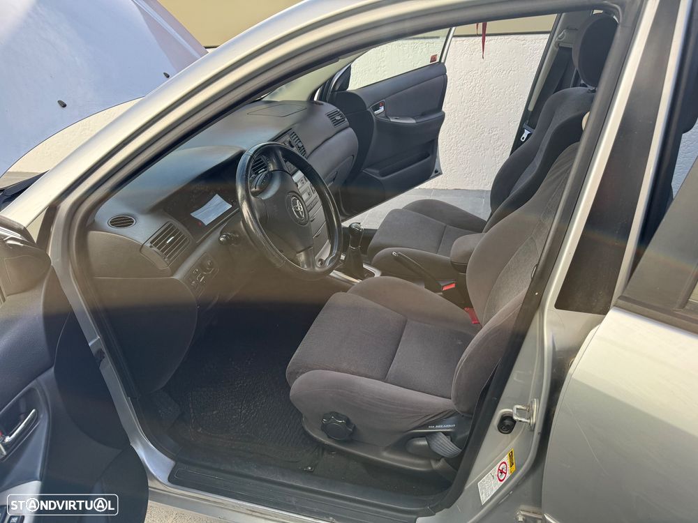 Toyota Corolla SW 2.0 D-4D Terra - 10