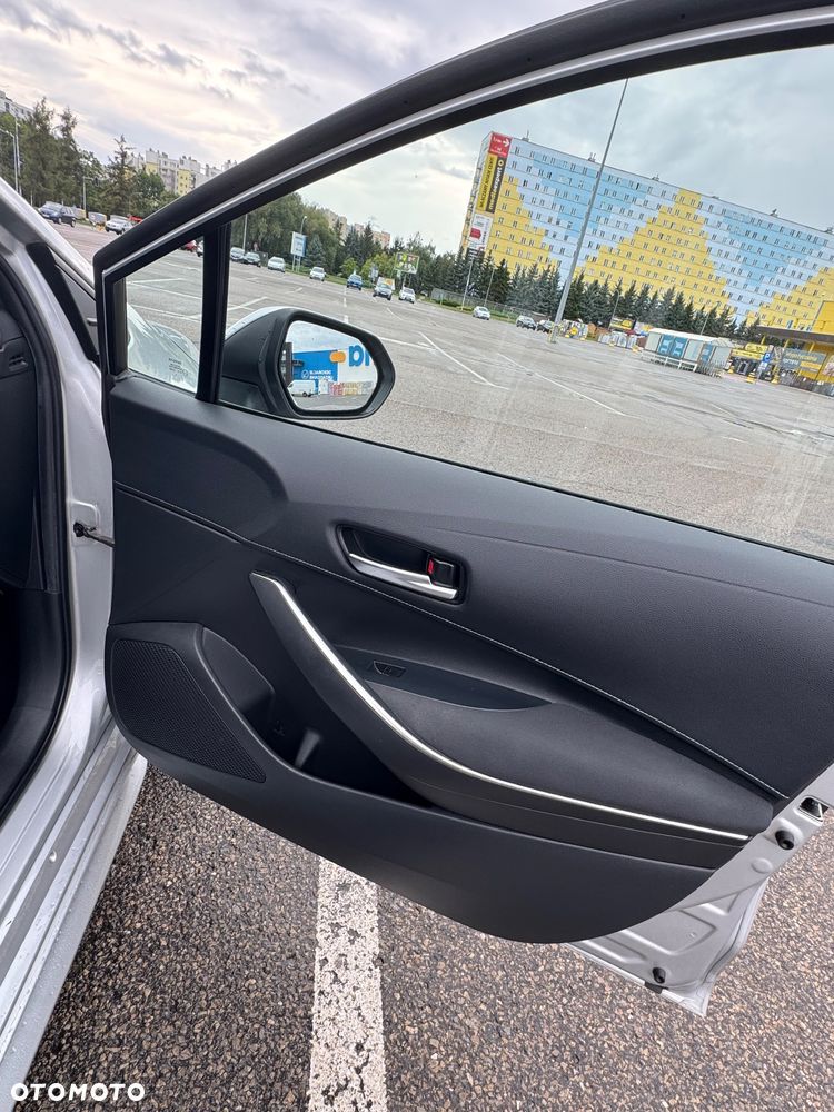 Toyota Corolla 1.8 Hybrid Comfort - 28