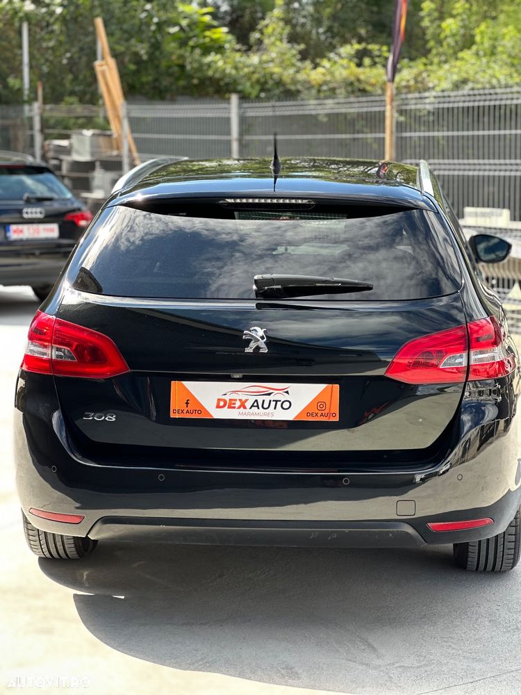 Peugeot 308 - 8
