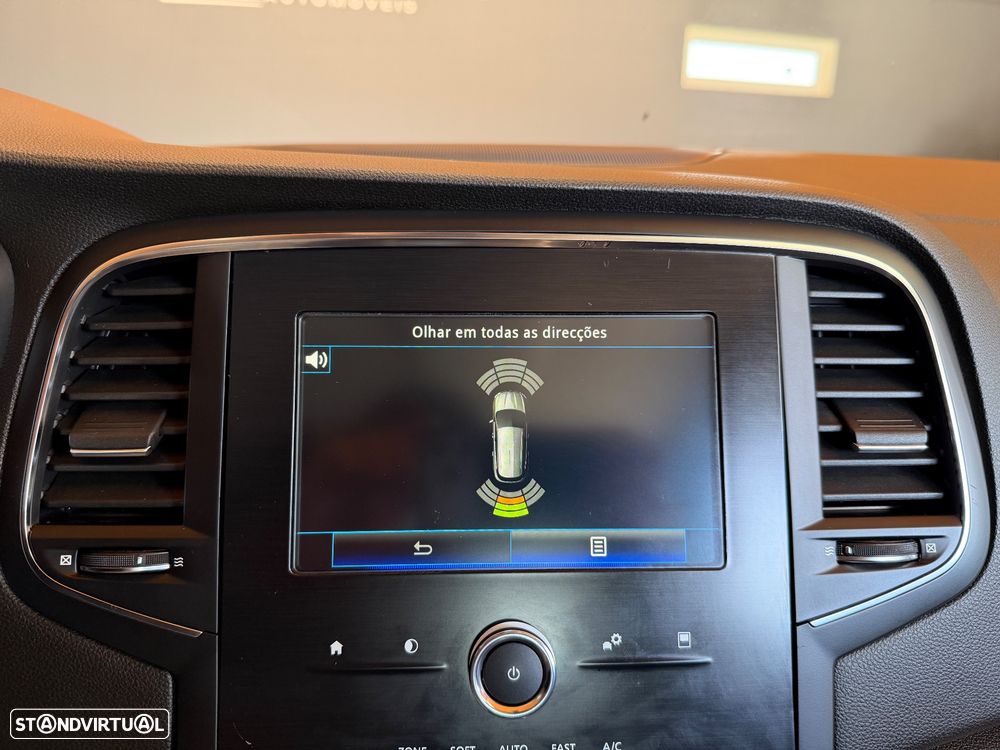 Renault Mégane Sport Tourer BLUE dCi 115 ZEN - 20