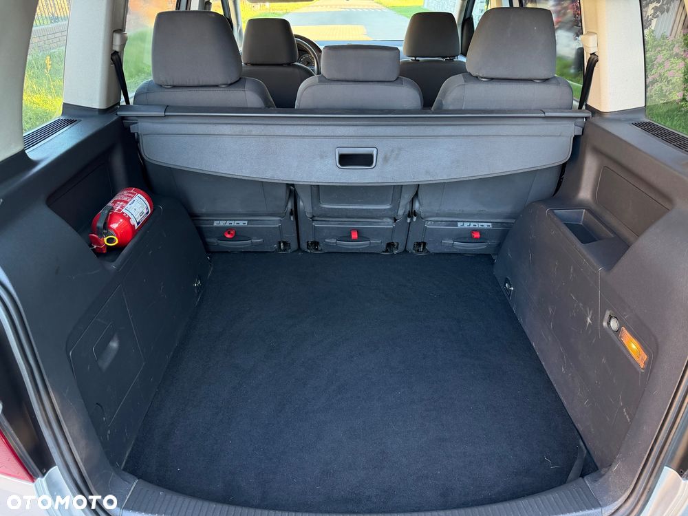 Volkswagen Touran 1.9 TDI DPF Blue Motion Highline - 21