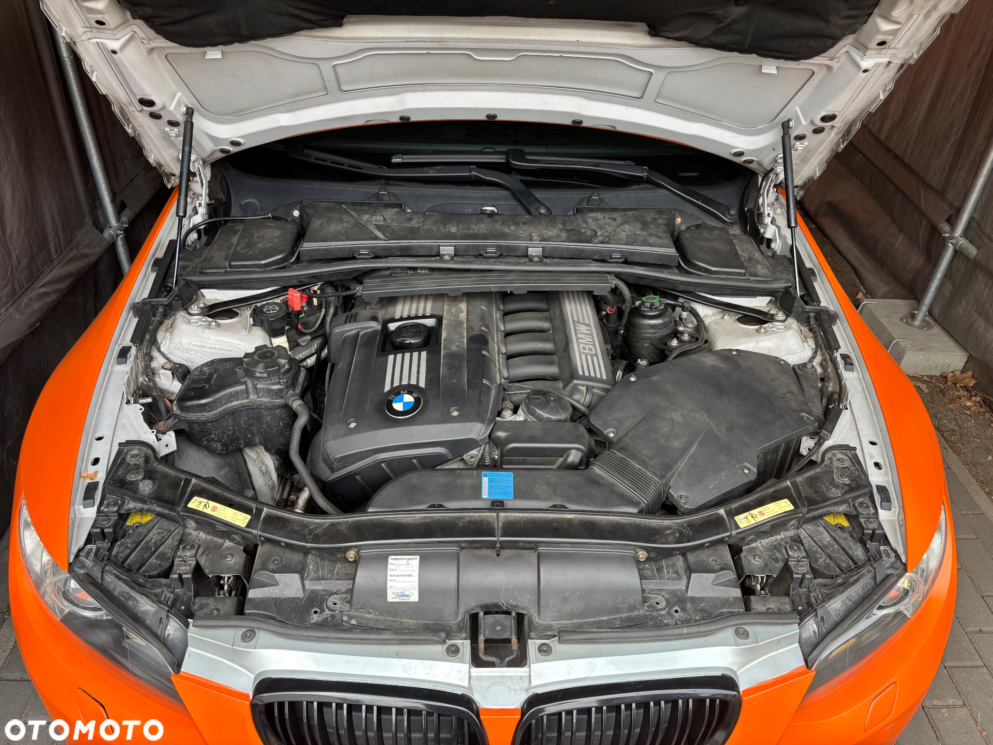 BMW Seria 3 325i Coupe - 21