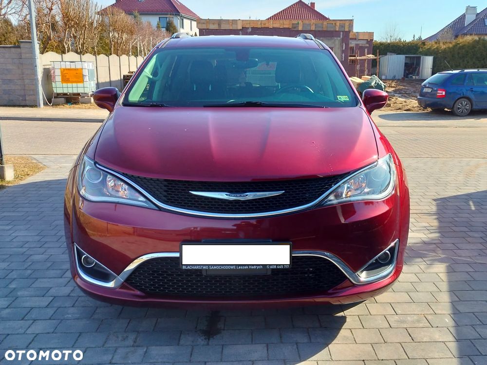 Chrysler Pacifica - 8