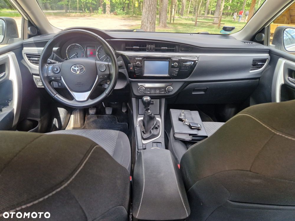 Toyota Corolla 1.6 Prestige + NAVI - 9