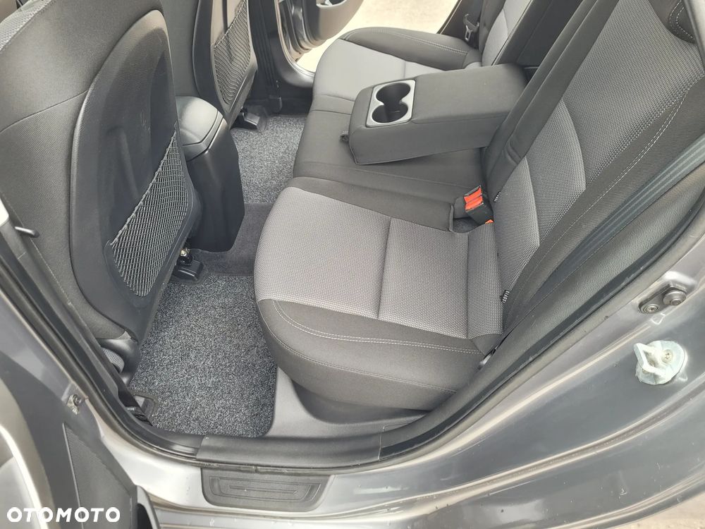 Hyundai i30 i30cw 1.6 Fifa World Cup Edition - 23