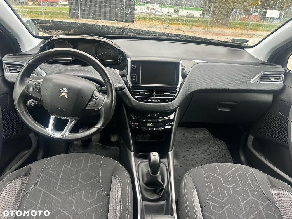 Peugeot 2008 - 9