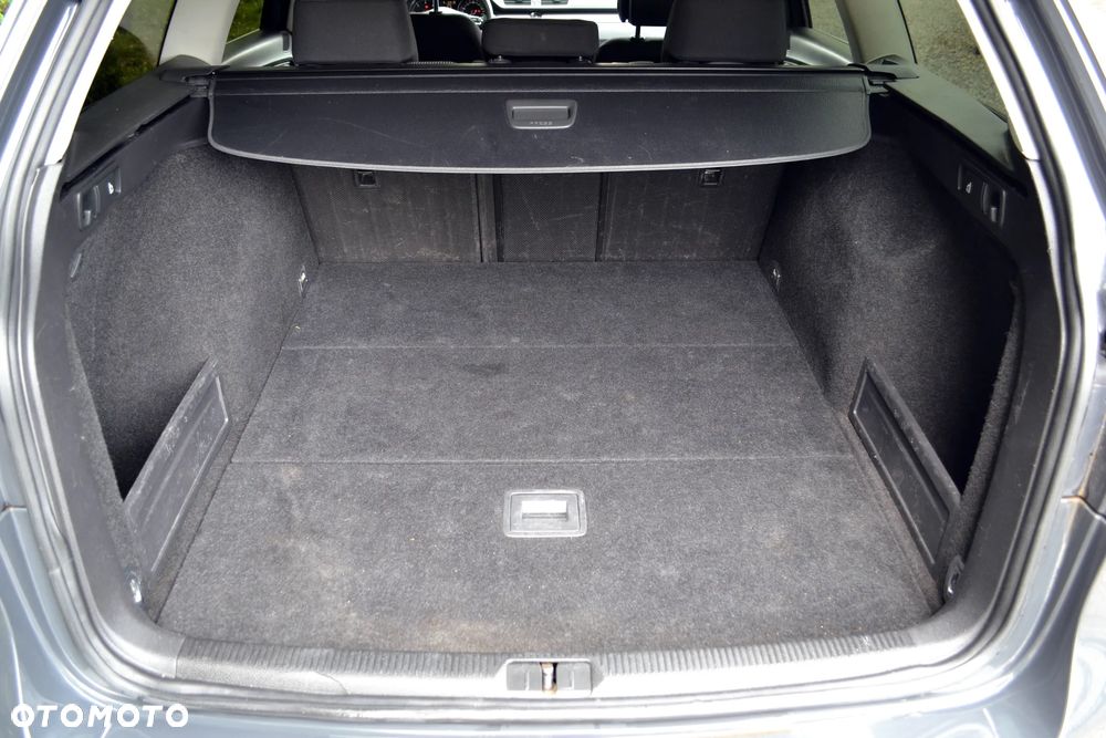 Volkswagen Passat - 16