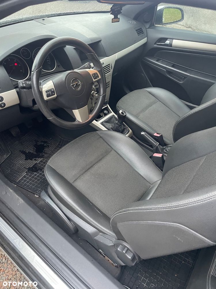 Opel Astra GTC 1.9 CDTI Cosmo - 10