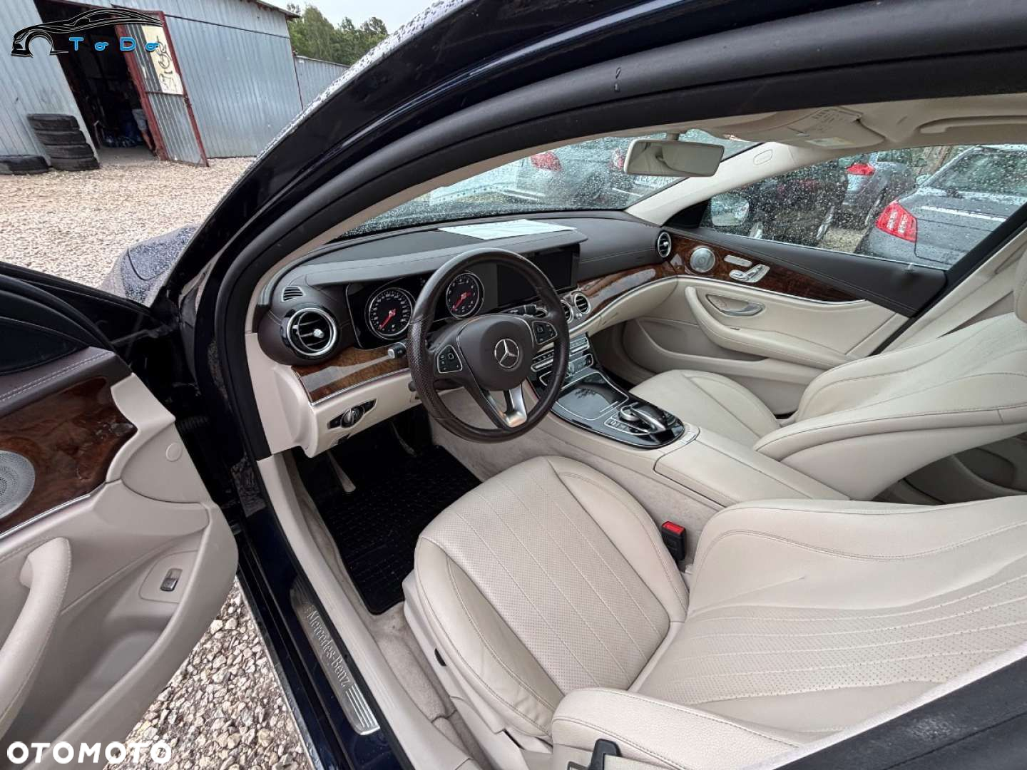 Mercedes-Benz Klasa E 300 9G-TRONIC - 16