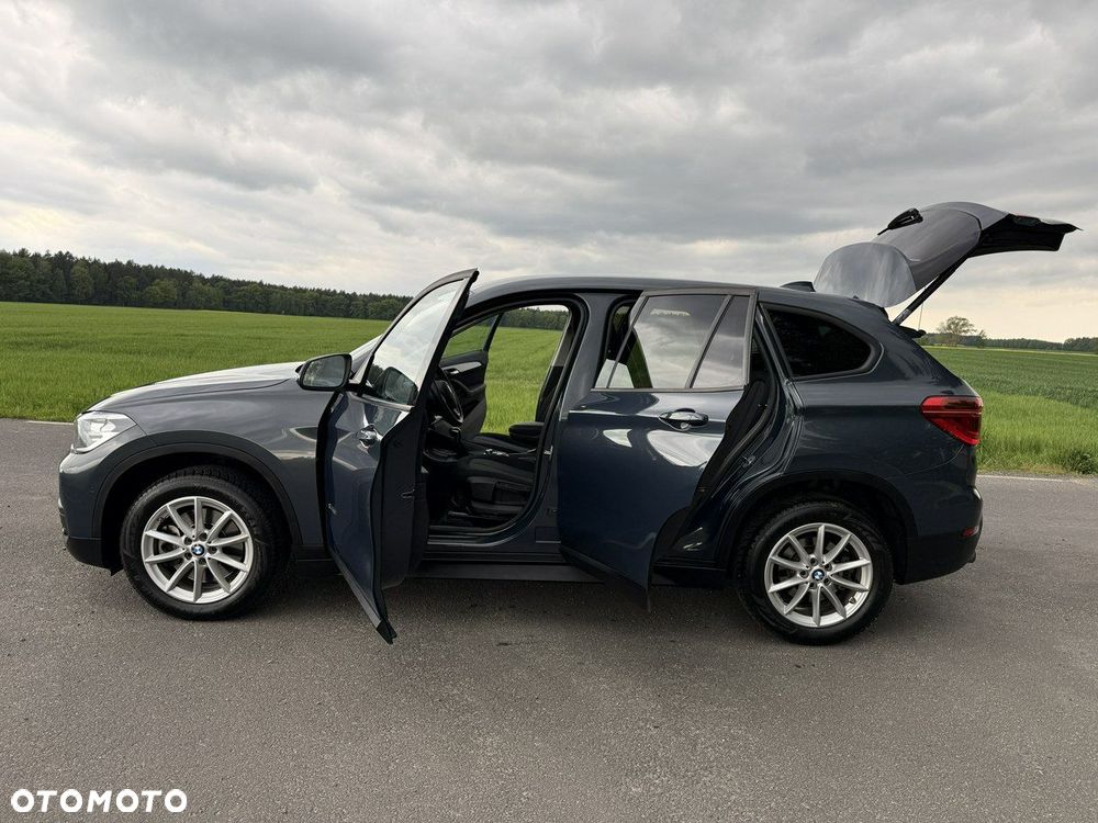 BMW X1 xDrive20i Advantage - 34