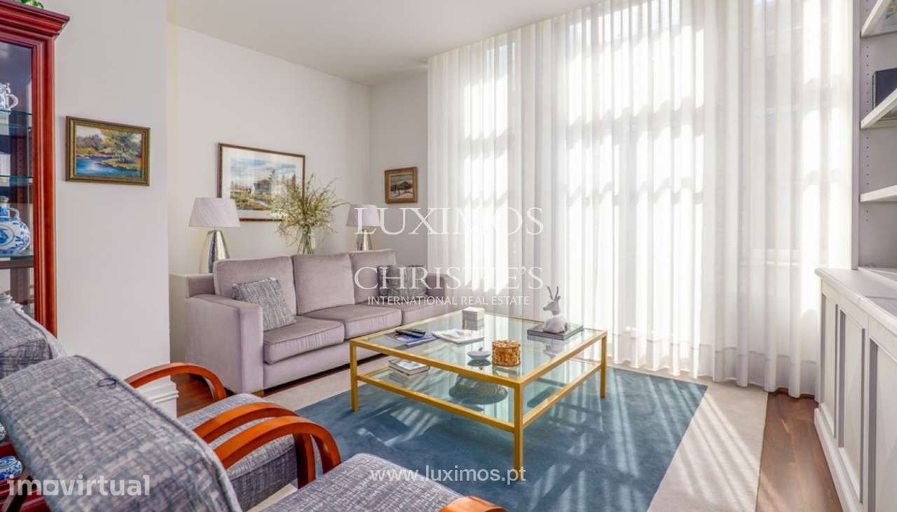 Apartamento com três suítes à venda no Aliados 107 no Porto - Grande imagem: 2/25