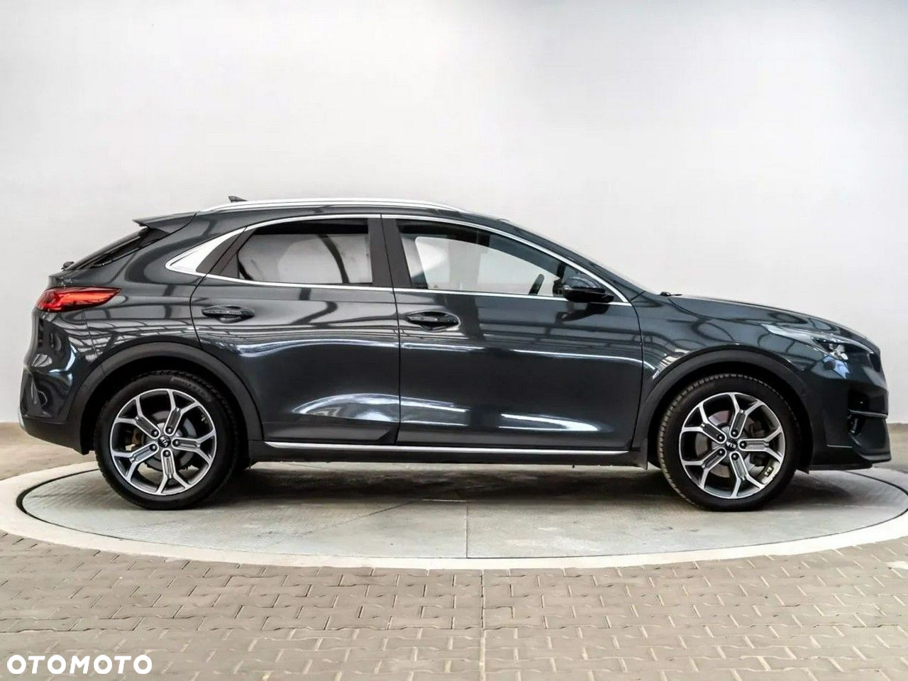 Kia XCeed 1.6 T-GDI L Business Line DCT - 4