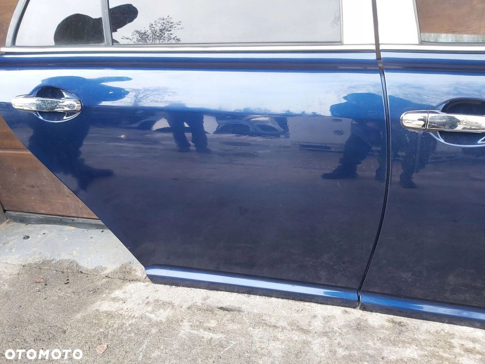 TOYOTA Avensis T25 03-08 r drzwi prawy tył prawe tylne KOMBI 8P4 - 2