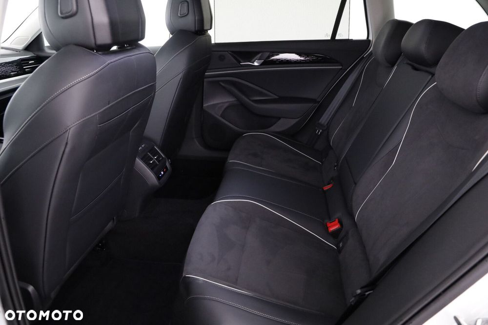 Volkswagen Passat - 10