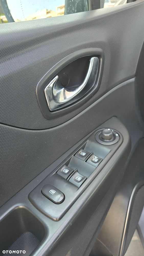 Renault Captur 0.9 Energy TCe Life EU6 - 17