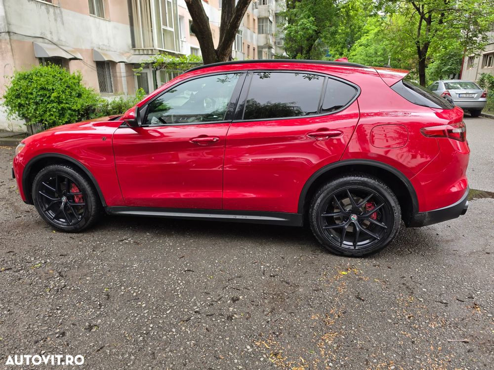 Alfa Romeo Stelvio 2.0 Turbo 16V AT8-Q4 Veloce Ti - 4