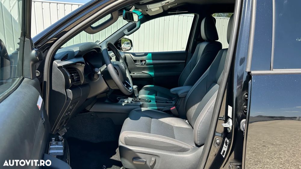Toyota Hilux 2.8D 204CP 4x4 Double Cab AT MHEV Invincible Color Edition (3E5) - 10