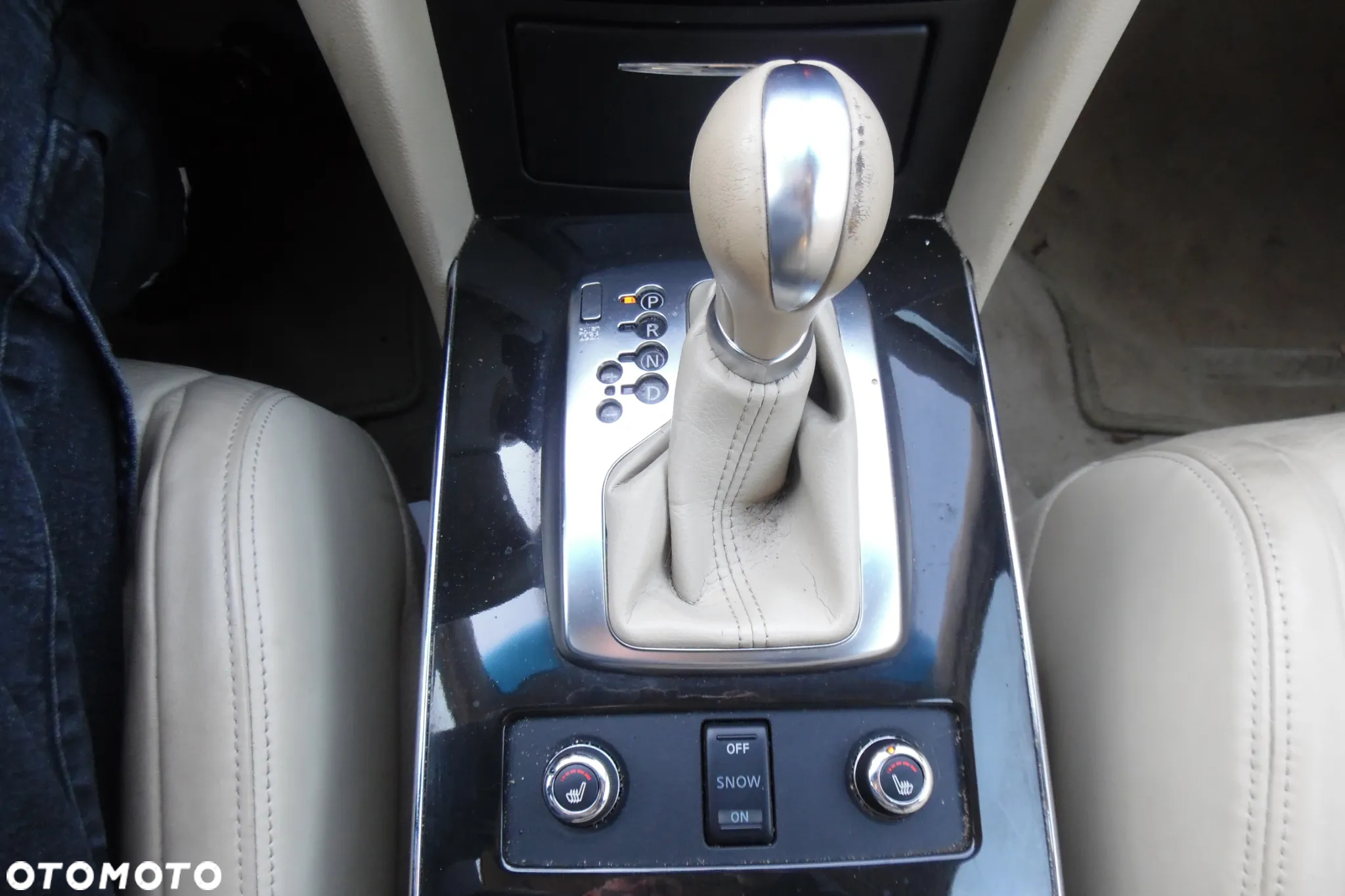 Infiniti QX70 - 18