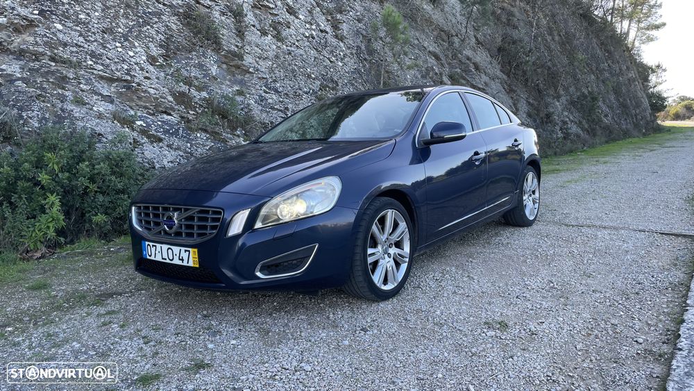 Volvo S60 2.0 D3 Momentum - 1