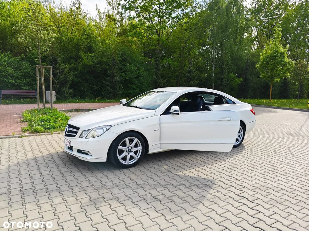 Mercedes-Benz Klasa E 220 CDI DPF BlueEFFICIENCY 7G-TRONIC Avantgarde - 18