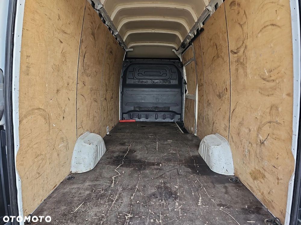 Mercedes-Benz Sprinter - 18