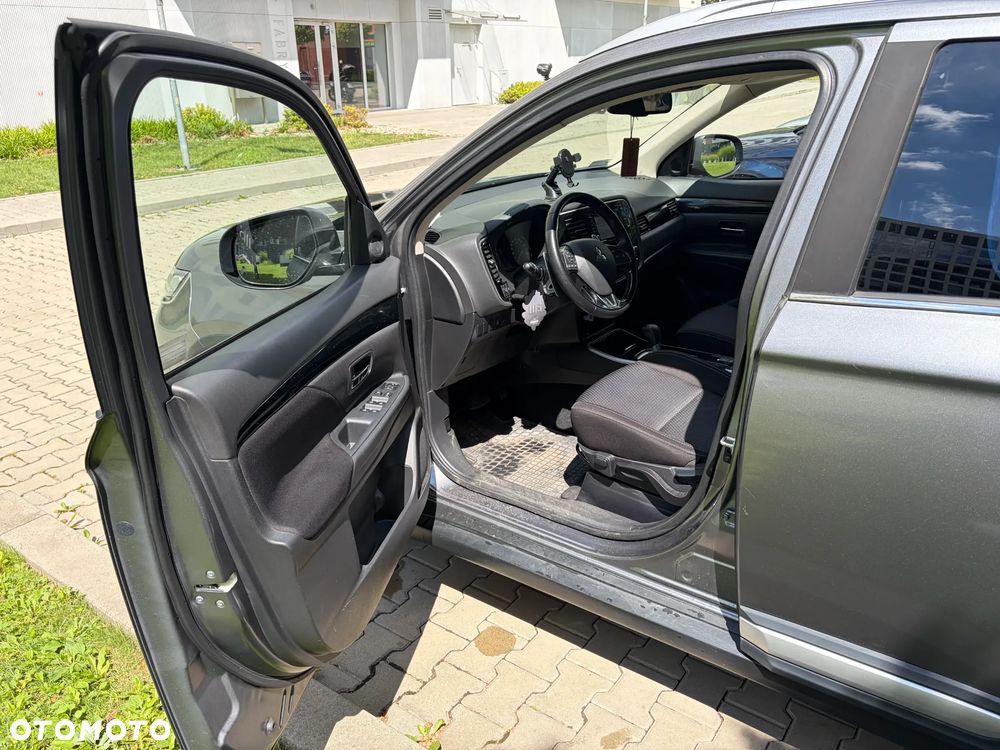 Mitsubishi Outlander 2.0 Intense 4WD CVT - 13