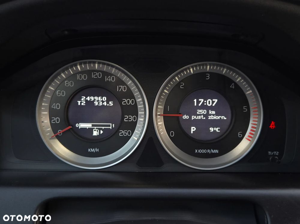 Volvo XC 60 D3 R Design - 16