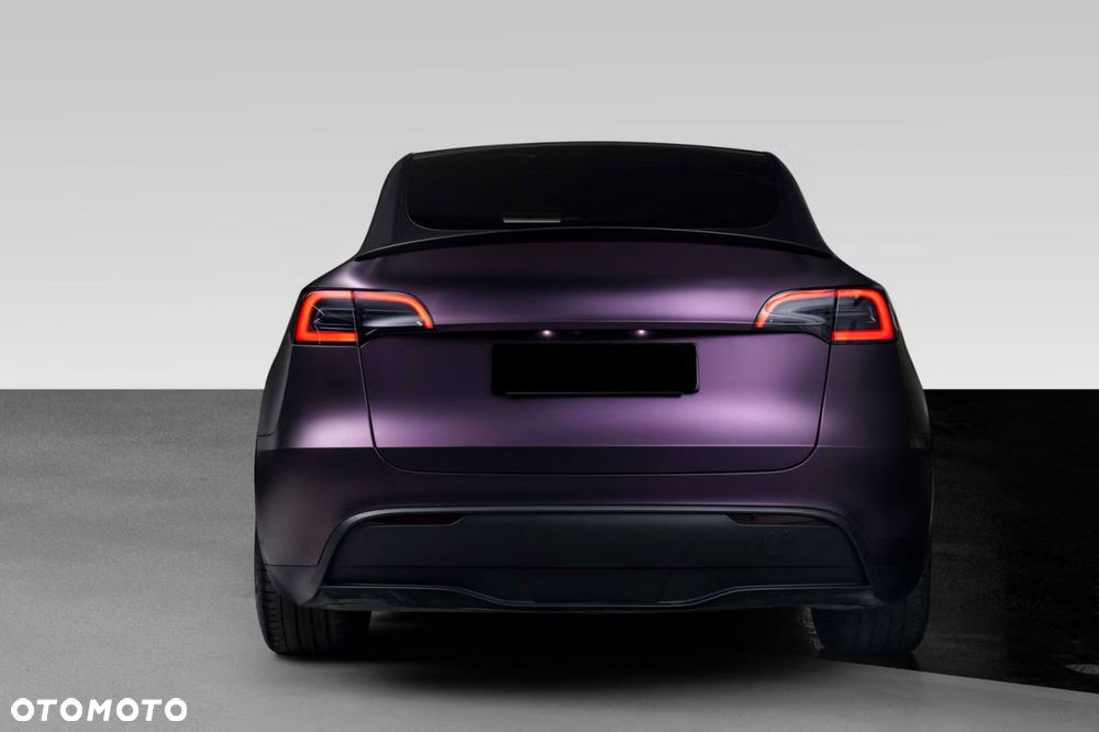 Tesla Model Y Performance Dual Motor AWD - 5
