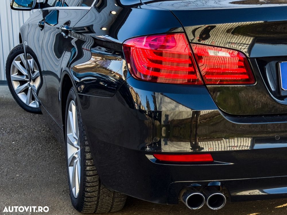 BMW Seria 5 525d Aut. - 32