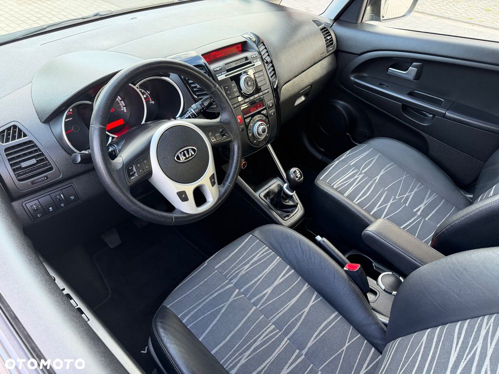 Kia Venga 1.6 CVVT ISG Spirit - 37