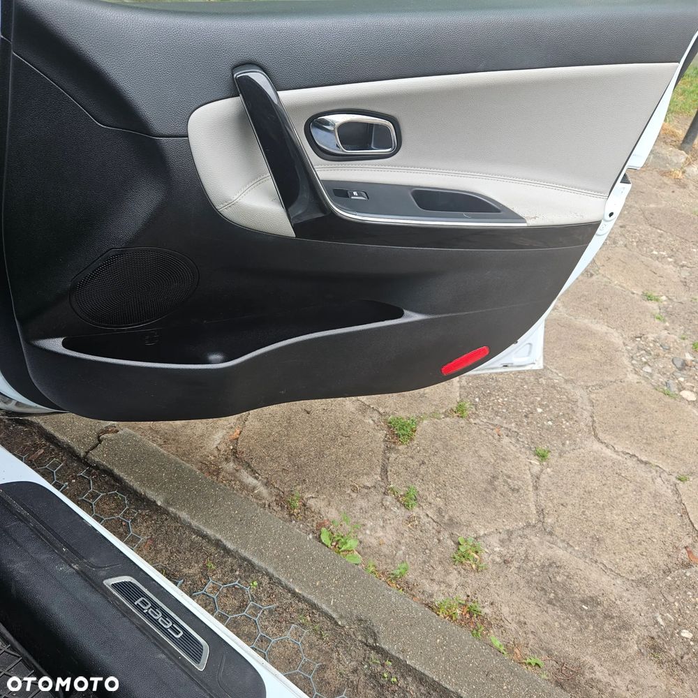 Kia Ceed 1.6 GDI L Business Line DCT - 16