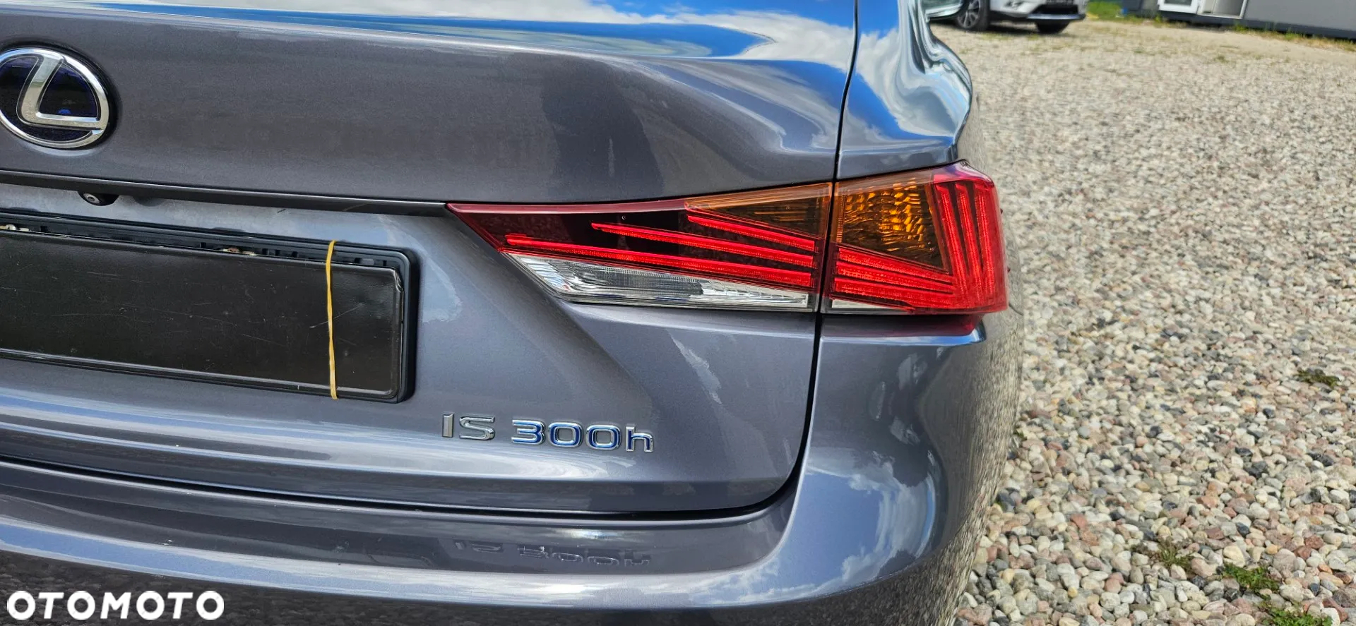 Lexus IS 300h Business Edition - 15