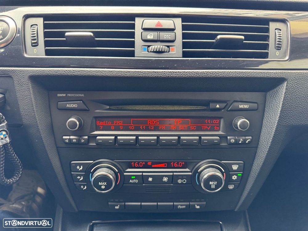 BMW 320 i Cabrio - 16