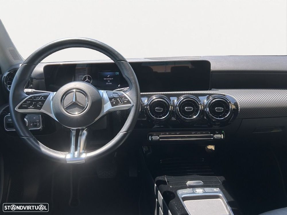 Mercedes-Benz A 250 Limousine — fotografia 11