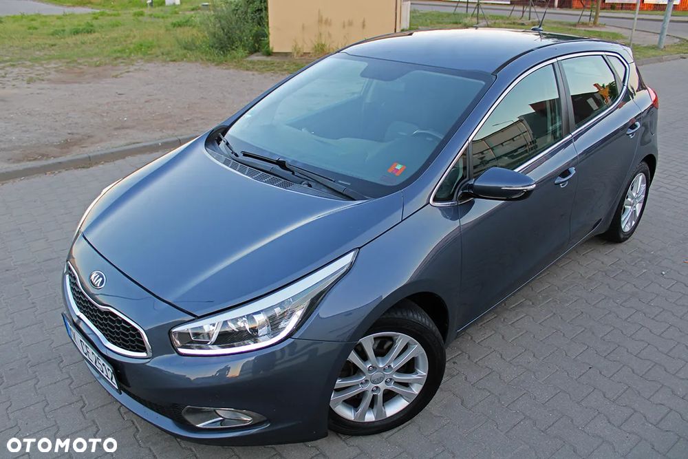 Kia Ceed 1.6 CRDi 128 Dream-Team Edition - 30