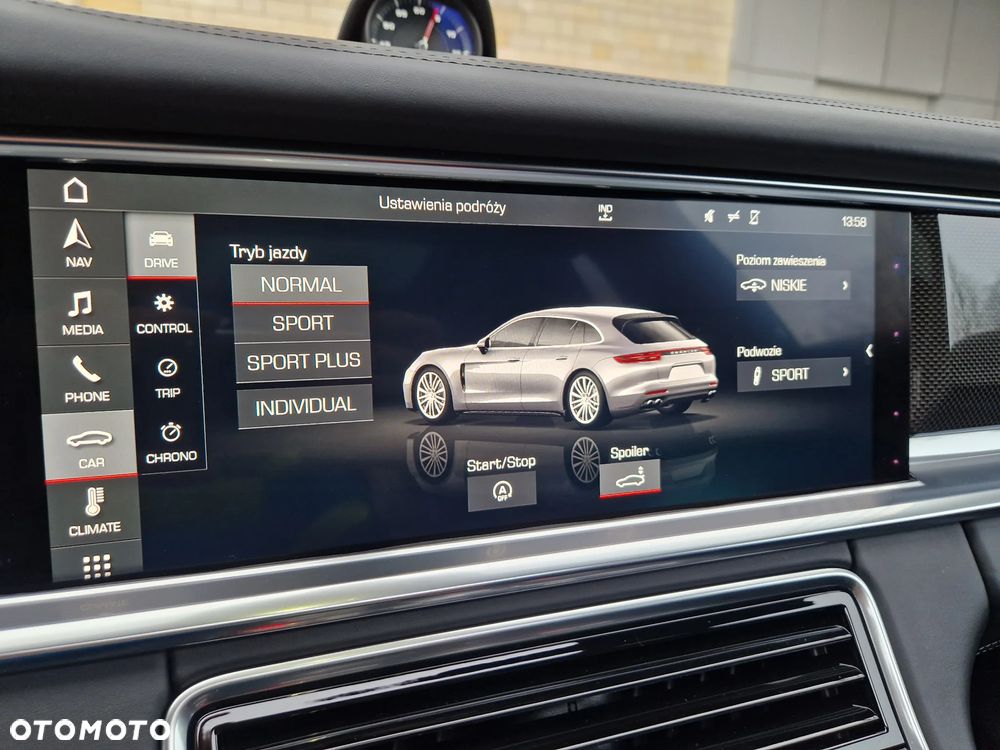 Porsche Panamera 4 - 35