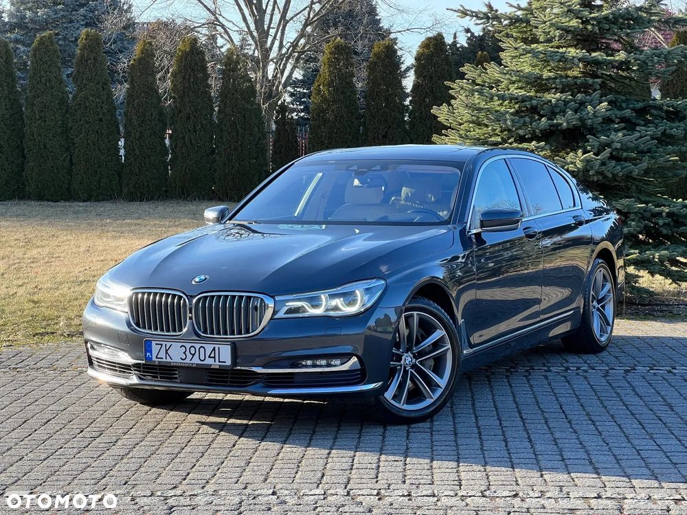 BMW Seria 7 750i xDrive - 1