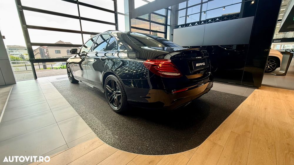 Mercedes-Benz E - 4