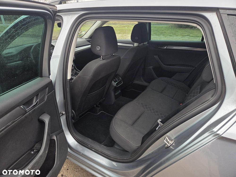 Skoda Superb 2.0 TDI Active - 31