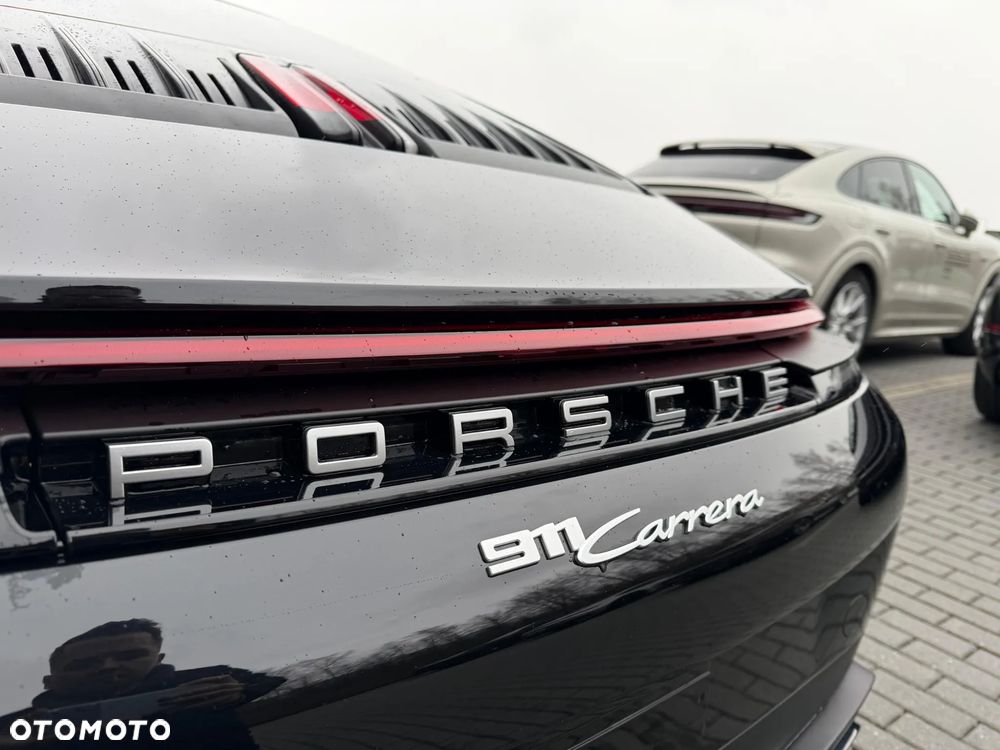 Porsche 911 Carrera - 13